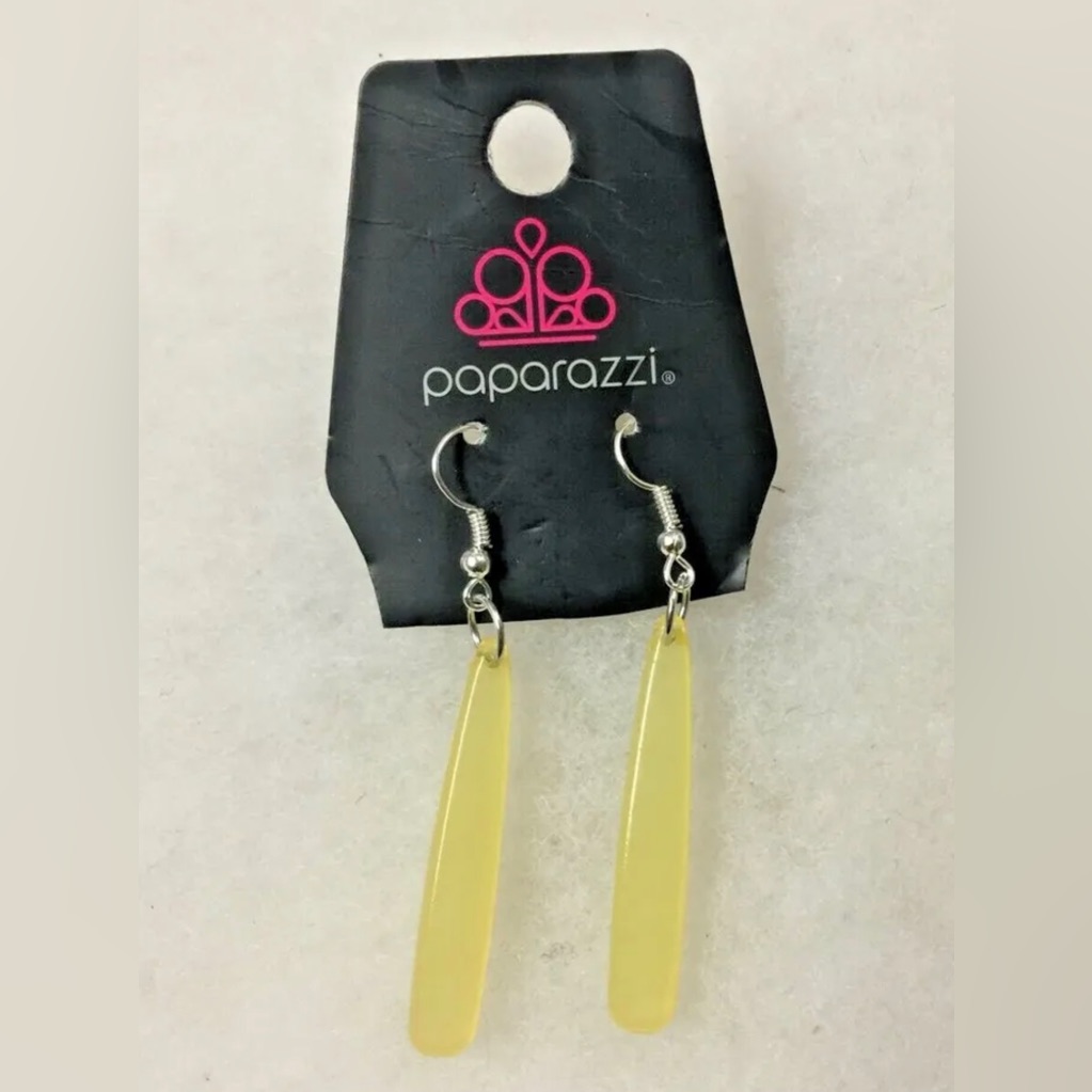 Paparazzi Lemon Yellow Icicle Stick Silver Tone Dangle EarringsNwt 8$